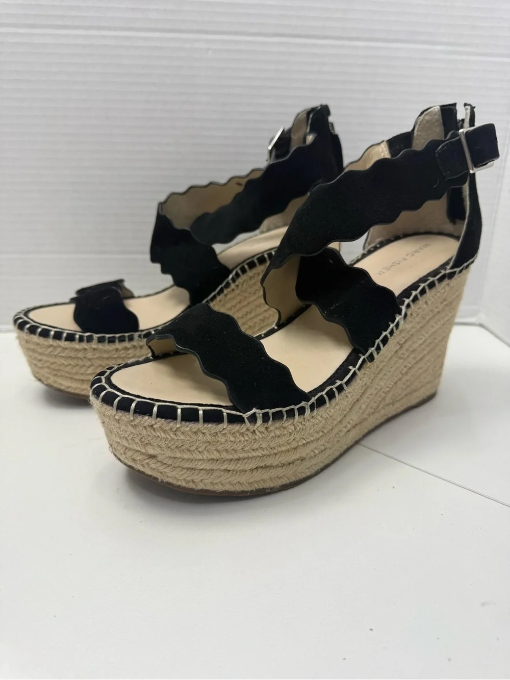 Marc Fisher Calita  Suede Scalloped Platform Wedge Espadrille Sandals Size 8.5